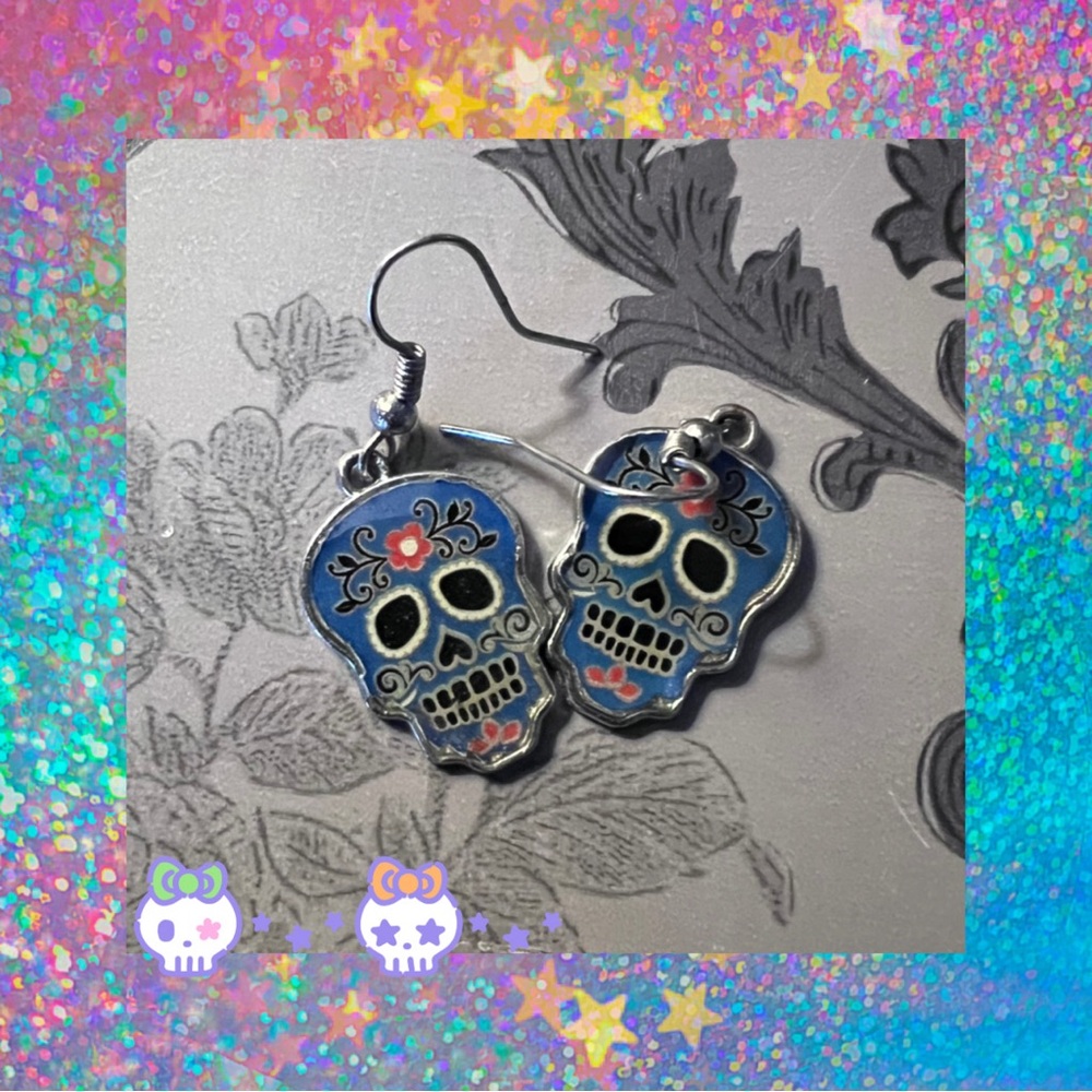 💀 Skull earrings